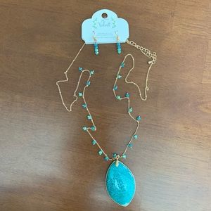 NEW Dangle Earrings & Necklace Set